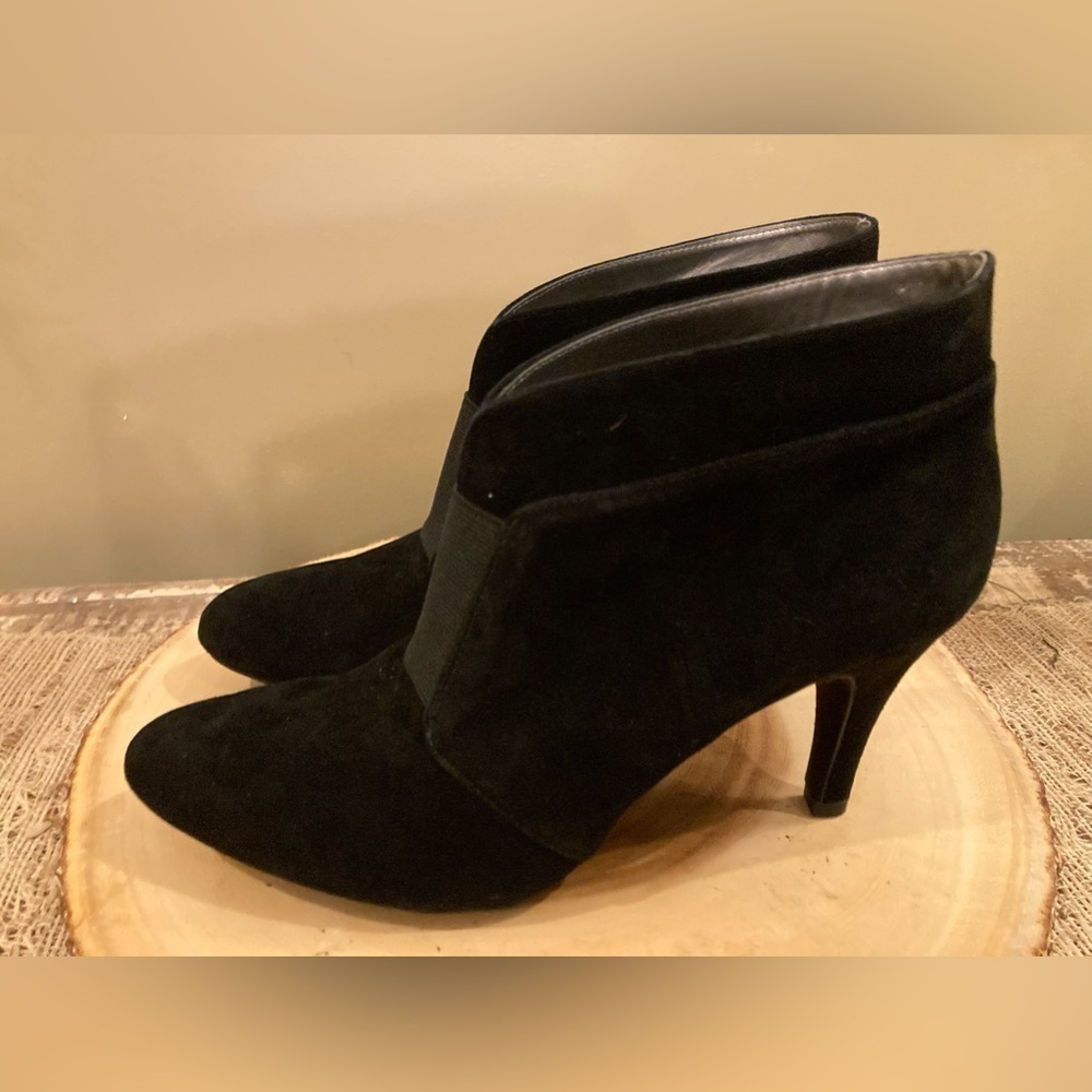 Adrienne Vittadini AV-Grandeur Women’s Suede Ankle Booties-Black Sz-8 & 8.5 NEW